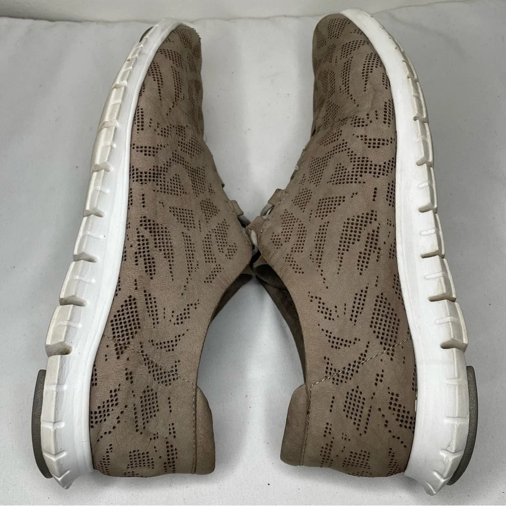Cole Haan Zerøgrand Training Shoes Women’s 9.5 Gray Perforated Lace-Up